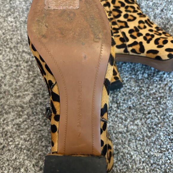 Banana Republic leopard block heel ankle boots, size 7 - Picture 3 of 9